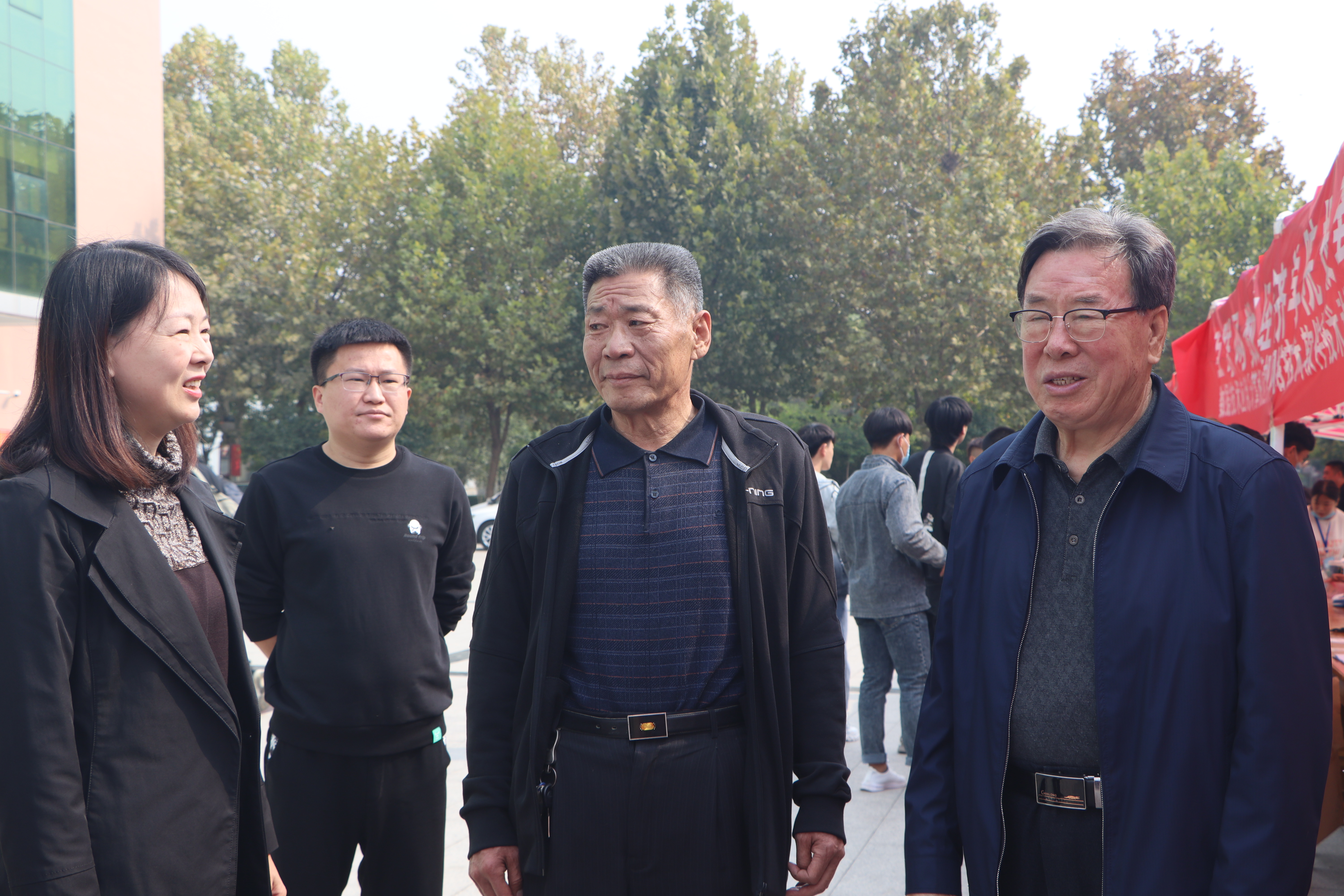 学院领导检查指导2020级新生报到工作