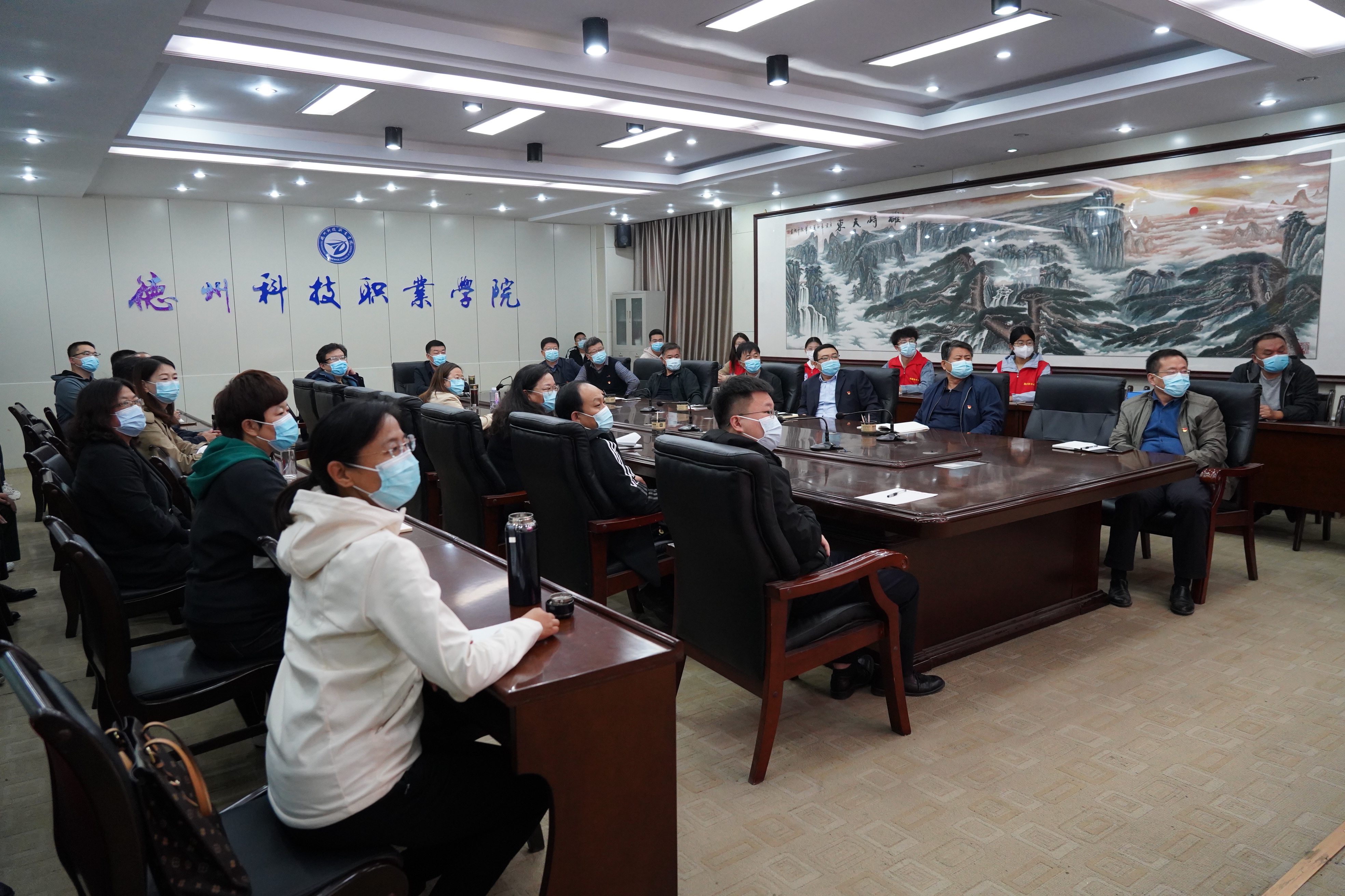 学院组织收看党的二十大开幕盛况